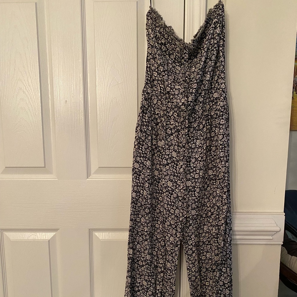 American Eagle Outfitters Black and White Floral Halter Pants Romper (Medium)